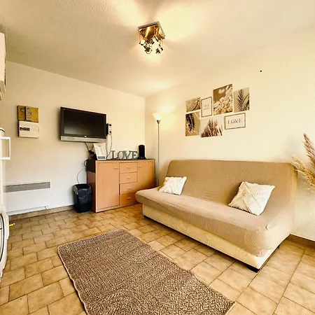 15 Min A Pieds De La Mer- Piscine Privee- Place De Parking Privee Apartment *