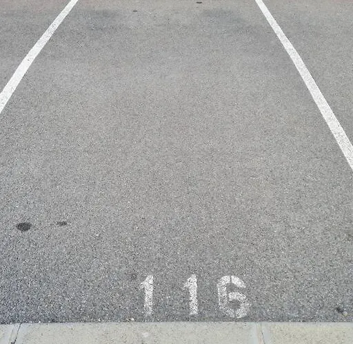 15 Min à Pieds De La Mer- Piscine Privée- Place De Parking Privée * Saint-Pierre-la-Mer (Aude)