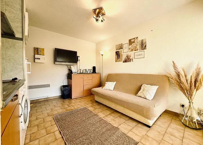 15 Min à Pieds De La Mer- Piscine Privée- Place De Parking Privée Appartamento *
