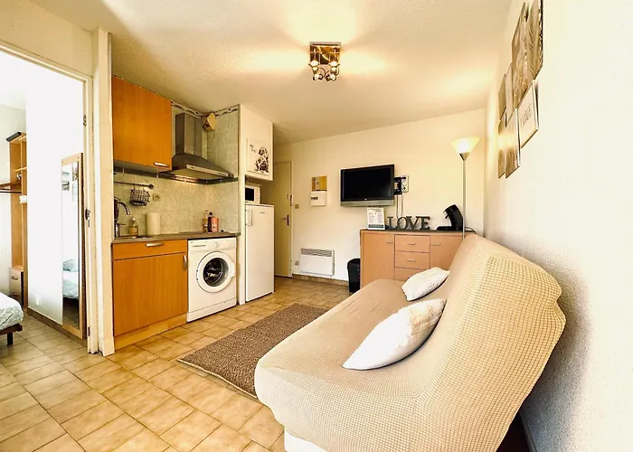 Appartamento 15 Min à Pieds De La Mer- Piscine Privée- Place De Parking Privée *